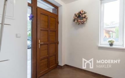 REZERVOVANÉ: Na predaj priestranný rodinný dom v pokojnej lokalite Hôrka