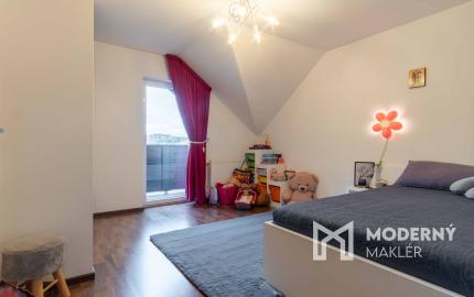 REZERVOVANÉ: Na predaj priestranný rodinný dom v pokojnej lokalite Hôrka