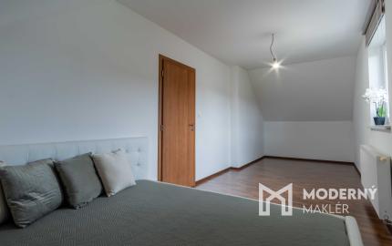 REZERVOVANÉ: Na predaj priestranný rodinný dom v pokojnej lokalite Hôrka