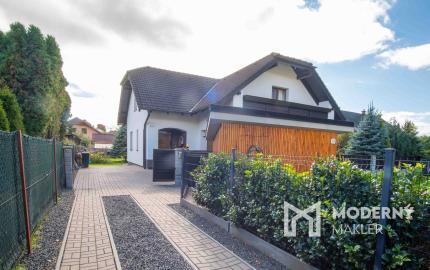 REZERVOVANÉ: Na predaj priestranný rodinný dom v pokojnej lokalite Hôrka