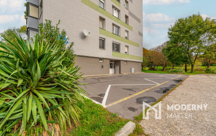 Na predaj čiastočne zariadená garsónka v Seredi