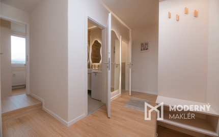 Na prenájom moderne zariadený 2-izbový byt s balkónom v Trenčíne