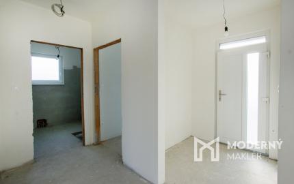 Na predaj rekreačná chata s pozemkom v obci Blahová