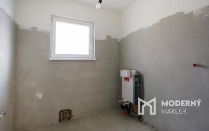 Na predaj rekreačná chata s pozemkom v obci Blahová