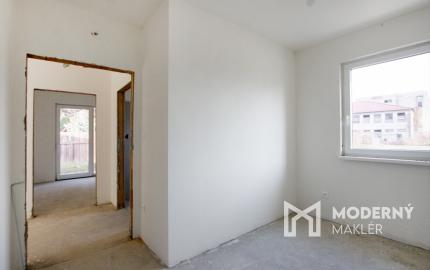 Na predaj rekreačná chata s pozemkom v obci Blahová