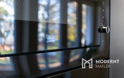 Na predaj zrekonštruovaný a zariadený 3-izbový byt v Trenčíne