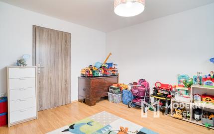 Na predaj priestranný 4-izbový rodinný dom v Malženiciach