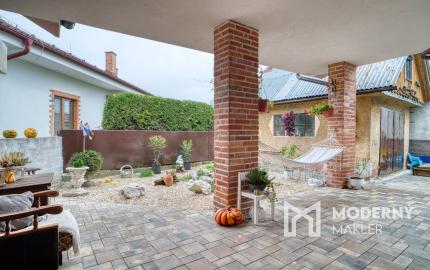 Na predaj priestranný 4-izbový rodinný dom v Malženiciach