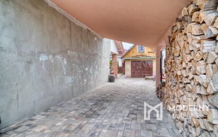 Na predaj priestranný 4-izbový rodinný dom v Malženiciach