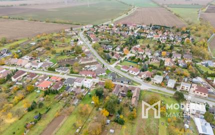 Na predaj priestranný 4-izbový rodinný dom v Malženiciach