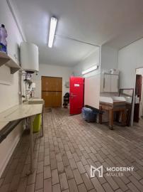 Na predaj budova na podnikateľský účel v Omšení - Trenčianske Teplice