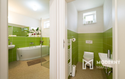 REZERVOVANÉ: Na predaj priestranný dom s veľkým pozemkom v Pobedime