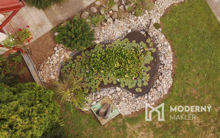 REZERVOVANÉ: Na predaj priestranný dom s veľkým pozemkom v Pobedime