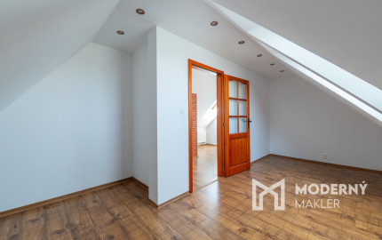 Na predaj impozantný rodinný dom v Ivanovciach