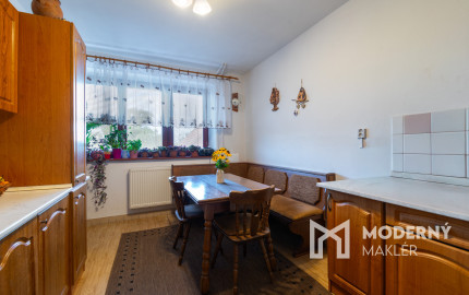 Nová znížená cena! Na predaj 5-izbový rodinný dom s veľkou záhradou v Novej Vsi nad Váhom