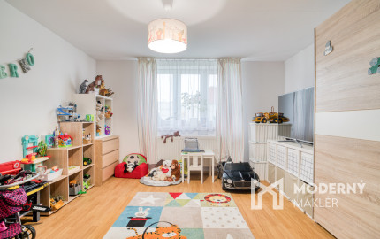 Na predaj priestranný 4-izbový rodinný dom v Malženiciach