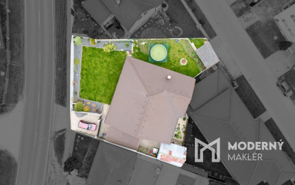 Na predaj priestranný 4-izbový rodinný dom v Malženiciach