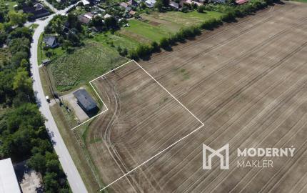 Na predaj investičný pozemok v obci Čechy