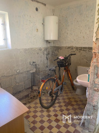 Na predaj rodinný dom vhodný na rekonštrukciu v Lúčnici nad Žitavou