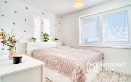 Na predaj priestranný 4-izbový rodinný dom v Bernolákove