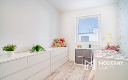 Na predaj priestranný 4-izbový rodinný dom v Bernolákove