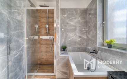 Na predaj priestranný 4-izbový rodinný dom v Bernolákove