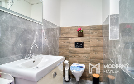 Na predaj priestranný 4-izbový rodinný dom v Bernolákove