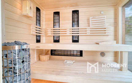 Na predaj priestranný 4-izbový rodinný dom v Bernolákove