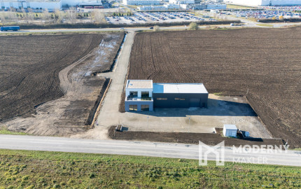 Na predaj administratívno-skladový objekt pri Trnave, v obci Zavar