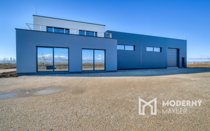 Na predaj administratívno-skladový objekt pri Trnave, v obci Zavar