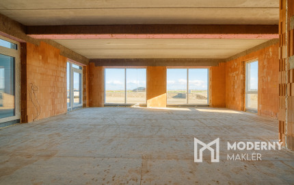 Na predaj administratívno-skladový objekt pri Trnave, v obci Zavar