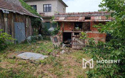 Prašice - starý vidiecky dom s veľkým pozemkom na predaj