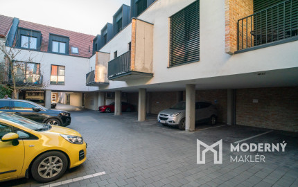 Na predaj štýlový 3-izbový mezonet v historickom centre Trnavy