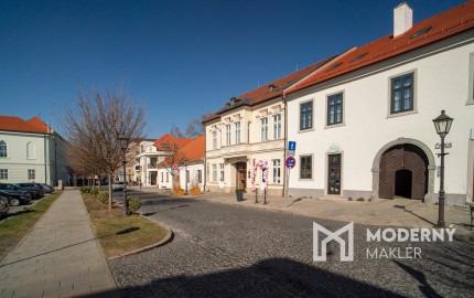 Na predaj štýlový 3-izbový mezonet v historickom centre Trnavy