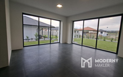 Exkluzívne iba u nás krásna novostavba v obci Uhrovec - dokončená