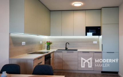 REZERVOVANÉ: Na predaj zariadený 2-izbový byt Na Pažiti v Trenčíne