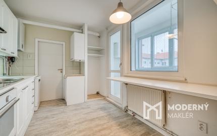 Na predaj 3-izbový byt vo výbornej lokalite v Stupave