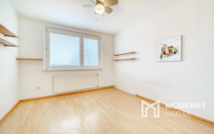 Na predaj 3-izbový byt vo výbornej lokalite v Stupave