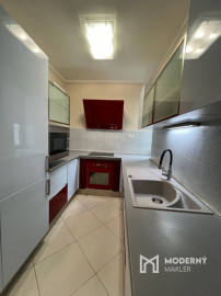 Na predaj veľkometrážny 3-izbový byt v centre mesta Trenčín