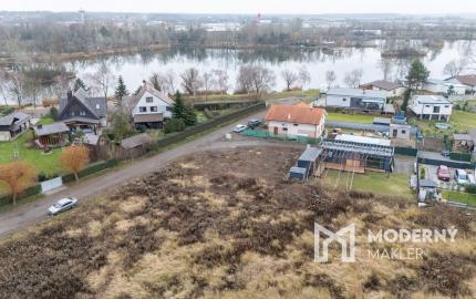 Na predaj stavebný pozemok v obci Sekule - Štrkovňa Lúčky