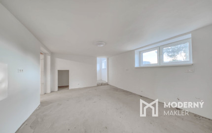 Na predaj rodinný dom s garážou v obci Šoporňa – štandard je zahrnutý v cene