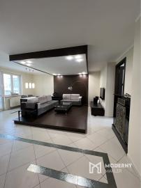 Na prenájom mestský, slnečný 3izb byt v centre Trenčína.