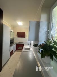 Na prenájom mestský, slnečný 3izb byt v centre Trenčína.