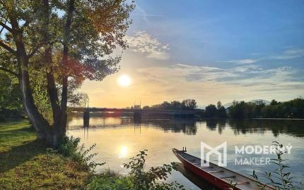 Na prenájom mestský, slnečný 3izb byt v centre Trenčína.