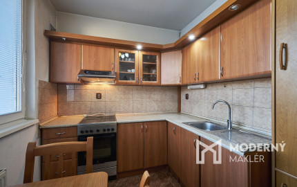 Na predaj 4-izbový byt s loggiou v centre mesta Snina