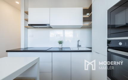 Na predaj slnečný 3-izbový byt v centre mesta Snina