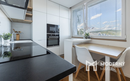 Na predaj slnečný 3-izbový byt v centre mesta Snina