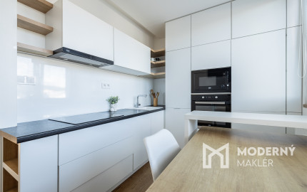 Na predaj slnečný 3-izbový byt v centre mesta Snina