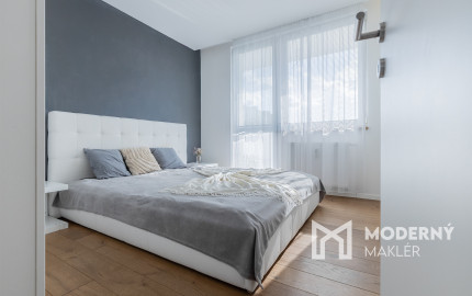 Na predaj slnečný 3-izbový byt v centre mesta Snina