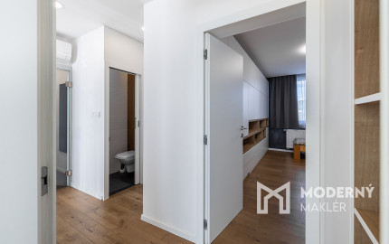 Na predaj slnečný 3-izbový byt v centre mesta Snina